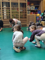 /album/kismuzsika-elozenes-tancos-foglalkozas/beszfoldoncsapos-jpg/