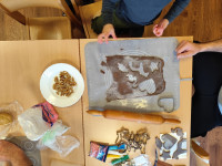 /album/csaladi-mezeskalacs-sutes-2025/img-20251203-090907-jpg/